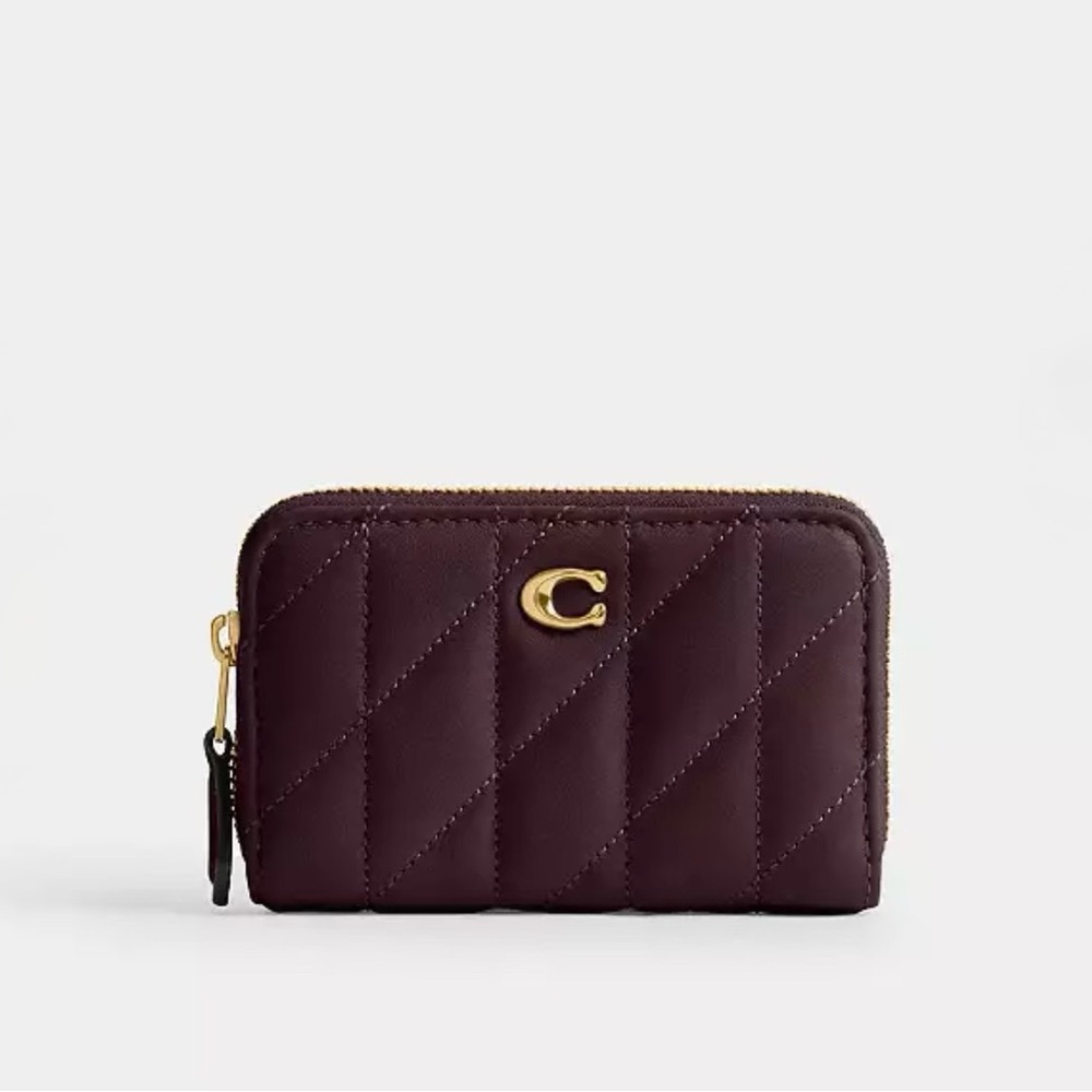 Coach - Essential Small Zip Around Card Case
With Pillow Quilting